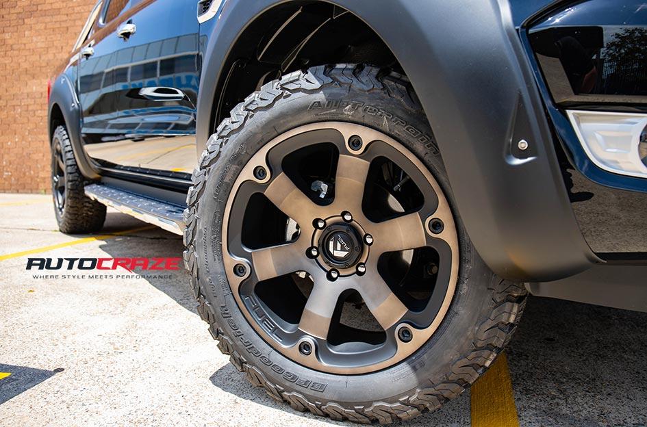 FORD RANGER BEAST BLACK MACHINED WITH DARK TINT